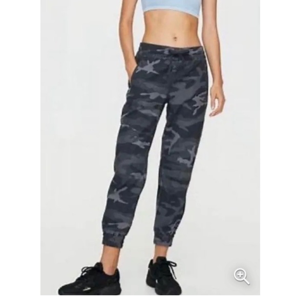 Aritzia Tna Alix Camo High-Rise Jogger Stretch Waist Pants - Gray Tone - Picture 1 of 10